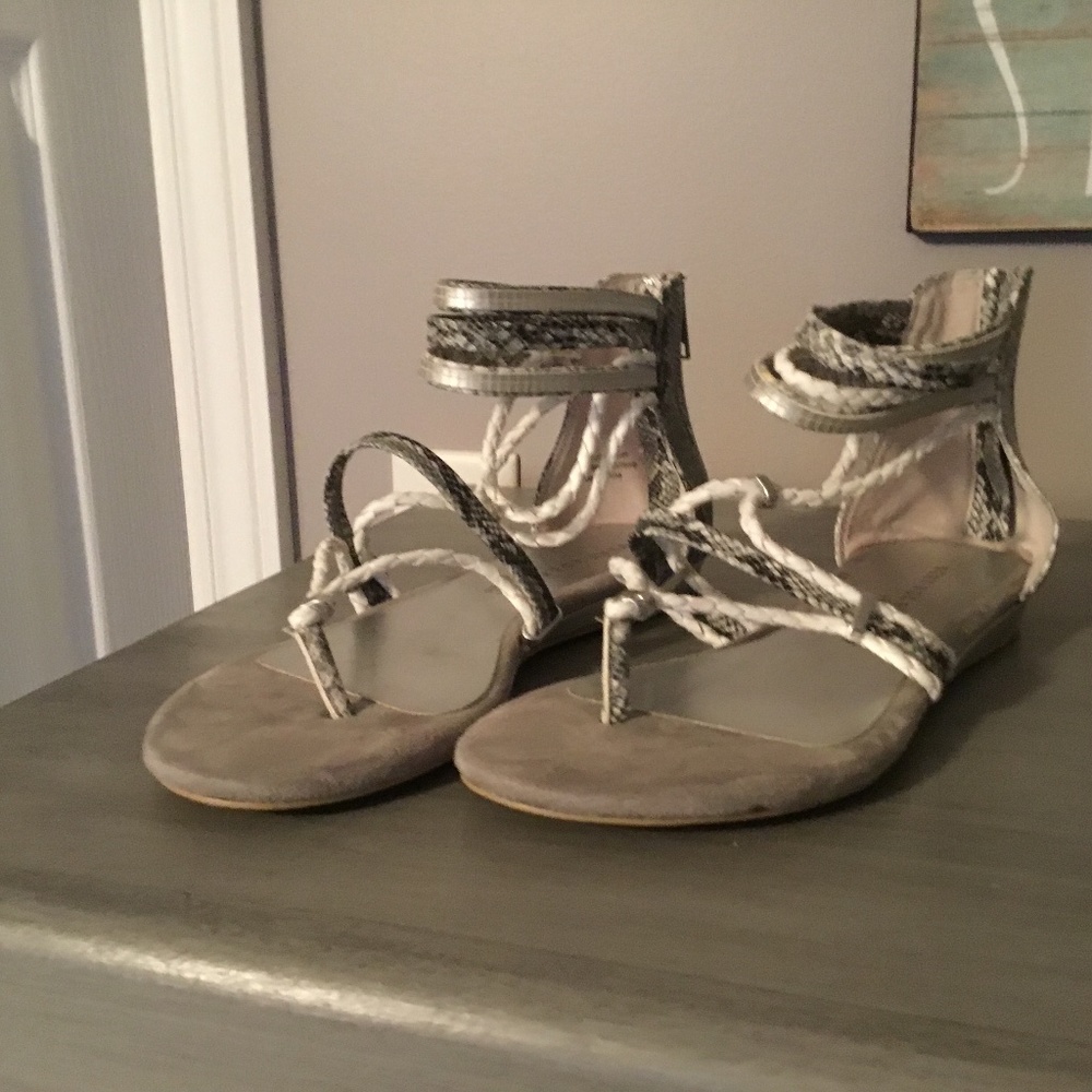 Very Volatile  los Angela’s Sandals